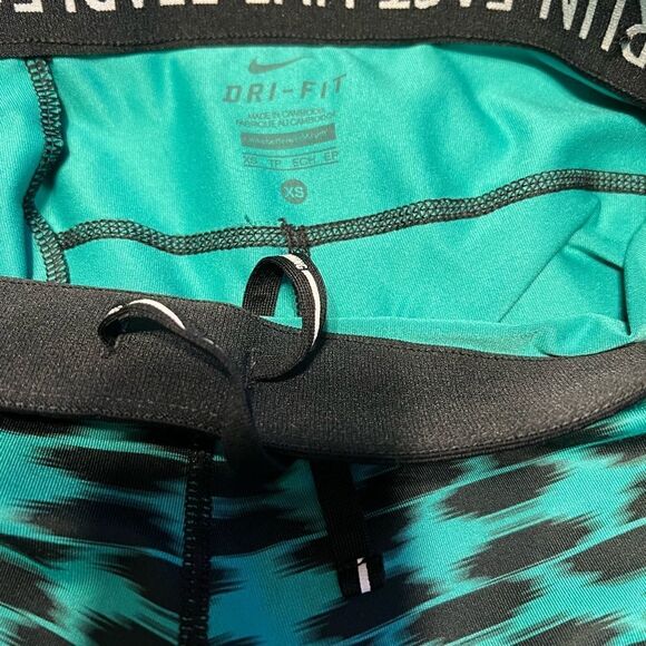 Nike Dryfit Running Capri Leggings - Run Fast Live Fearless XS - Picture 5 of 6